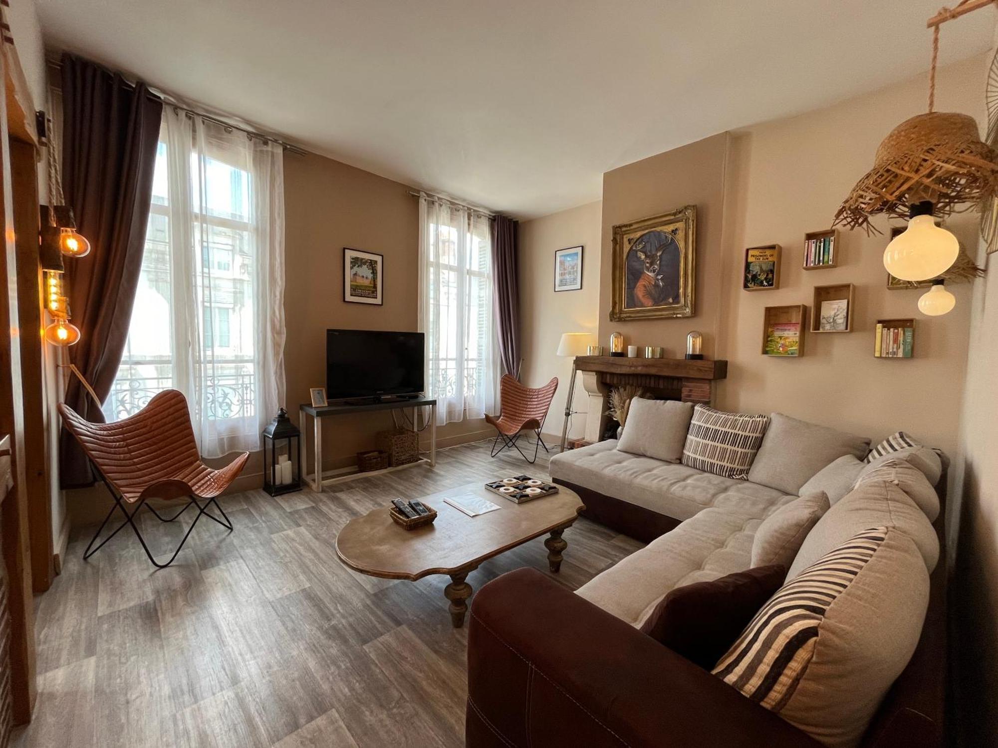 Cote Chateau - Grand Au Coeur De Appartement